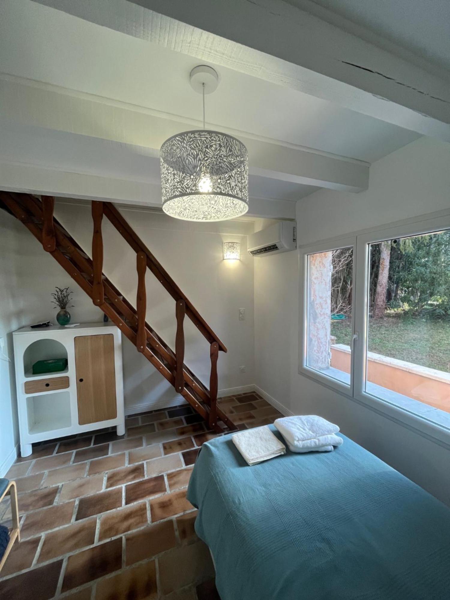 Gite En Provence Dans Grand Jardin Avec Piscine Partagee Cornillon-Confoux Ngoại thất bức ảnh