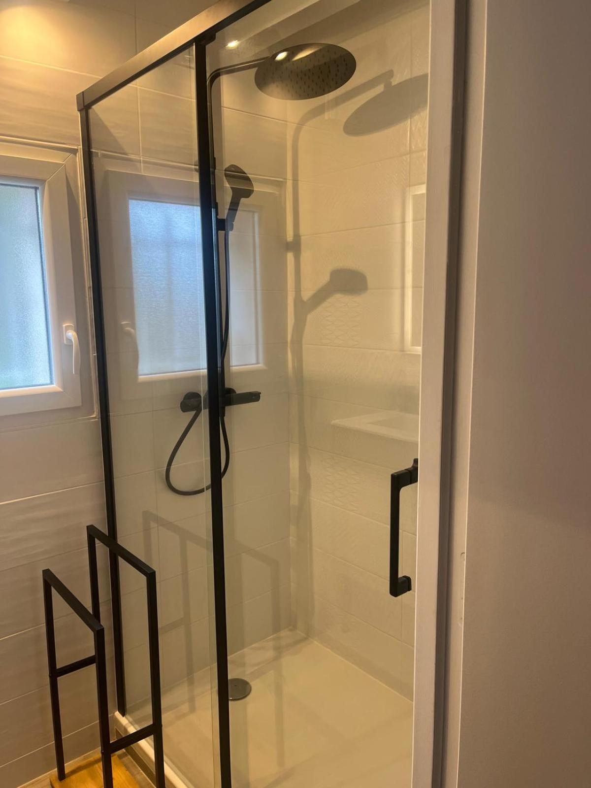 Gite En Provence Dans Grand Jardin Avec Piscine Partagee Cornillon-Confoux Ngoại thất bức ảnh